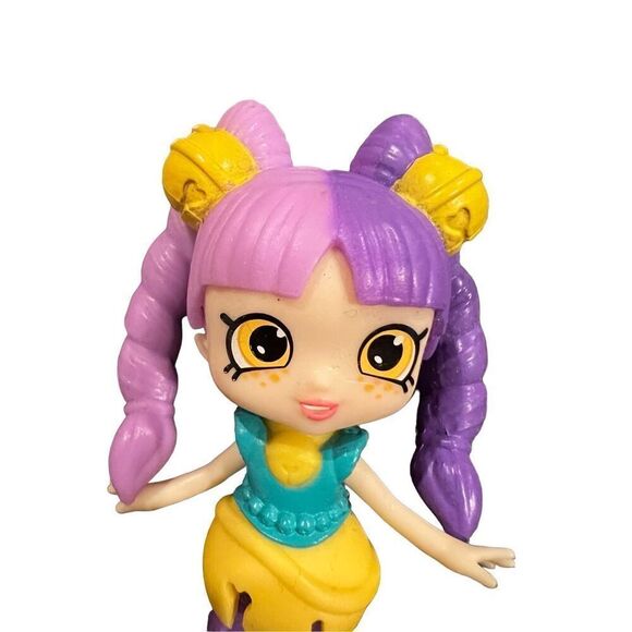 Shopkins Rainbow Beach Toy ISABELL Happy Places mini Doll - Picture 5 of 8